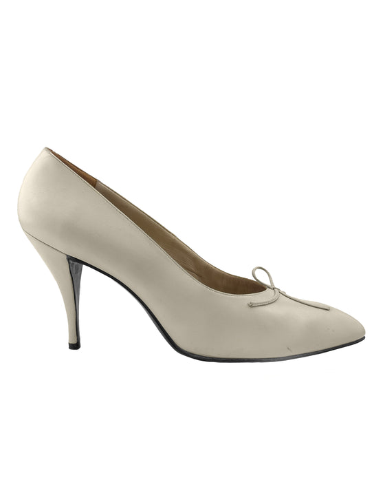 Beige Leather Pumps by Roger Vivier