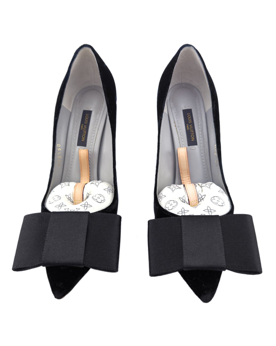 Black Velvet Fall 2010 Beauty Pump